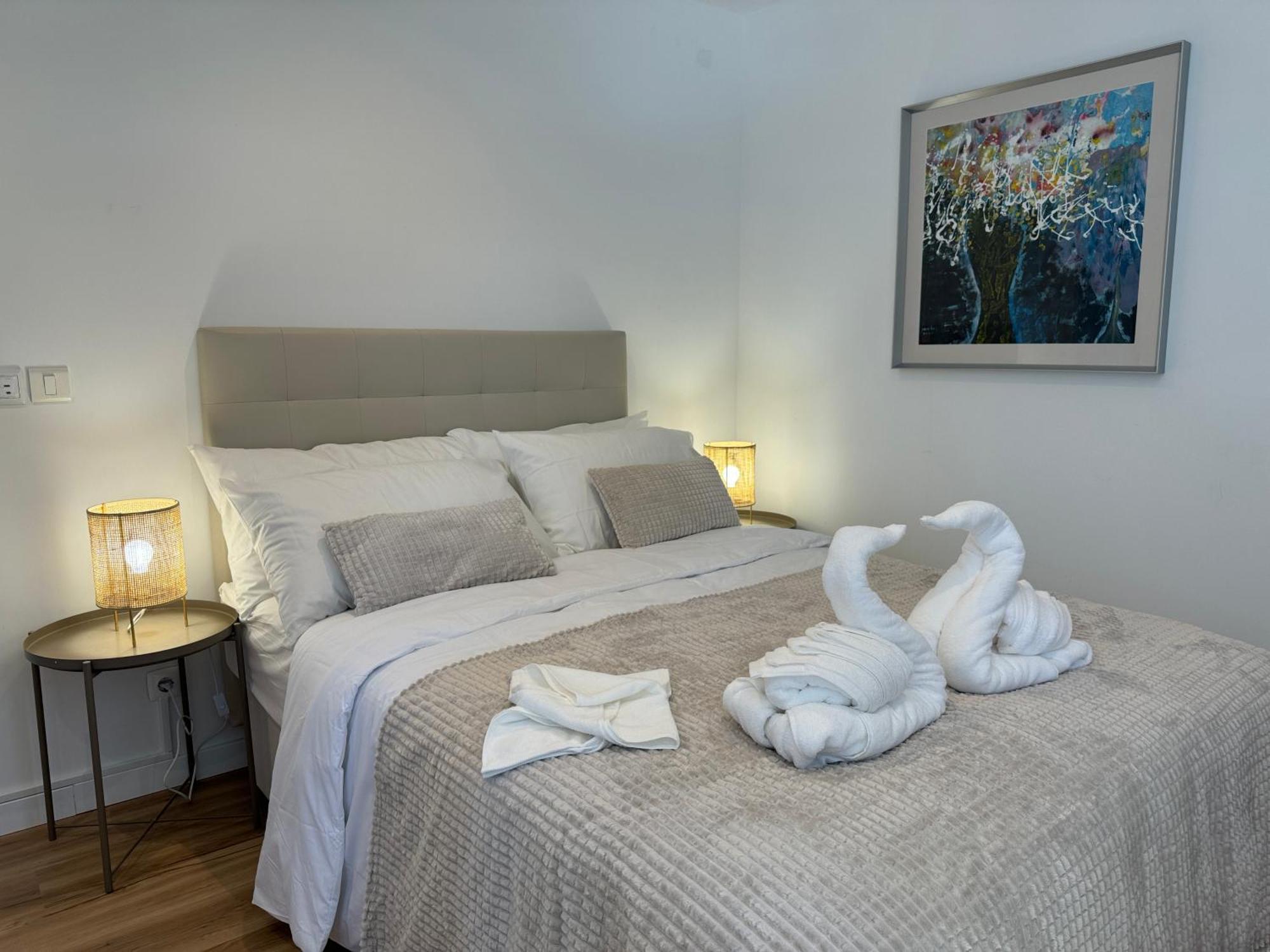 Aomo Art Space Hostel Оэйраш Экстерьер фото